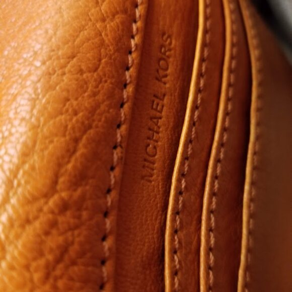 Michael Kors Deneuve Small Shoulder leather bag in Orange - Picture 10 of 15